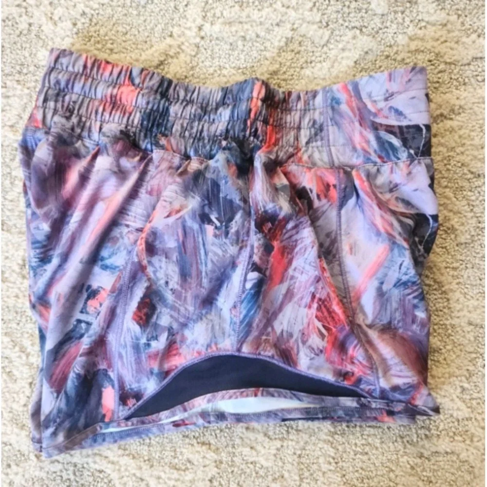 Lululemon Hotty Hot Lined Shorts‎ Size 4 Atmospheric Purple Multi 2.5